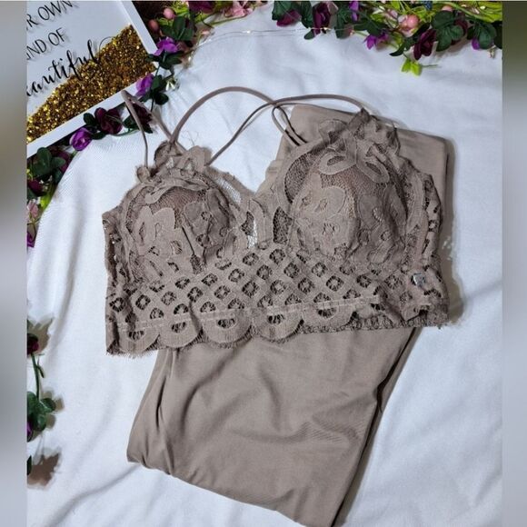 Zenana BUNDLE SET Ash Mocha LEGGINGS AND CROPPED BRACELET LACE TOP - Picture 6 of 6